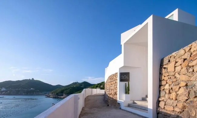BIM Architecture | Boundless Sea, Tranquil and Distant Mood: Zhejiang Chuanshan and Other Wind Blowing People's Accommodation/Zhou Xin Architectural Design Studio