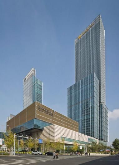 SketchUp Office Model of Jing'an Kerry Center: A Modern Super High-Rise Building