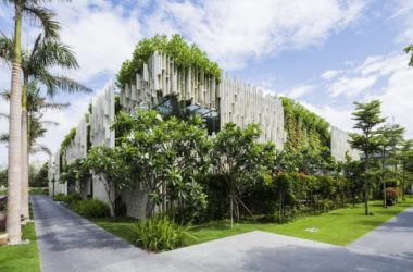 BIM Architecture: Light and Shadow Flow from Qianxun Jungle Waterfall at Naman Hot Spring Club by MIA Design Studio-BIM WORLD