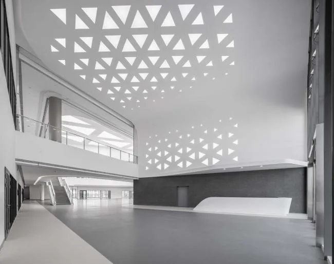 BIM Architecture | The sky is high and the sea is wide, like white waves churning on the sea: Rudong Sports Center/Tongji New Year's Eve Architectural Design and Research Institute