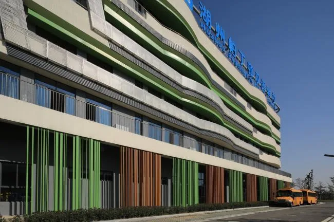 BIM Architecture | The 'White Egret' in front of Xisai Mountain: Shanghai Jiao Tong New Year Education Group (Huzhou) Paddington Bilingual School/Conceptual Design