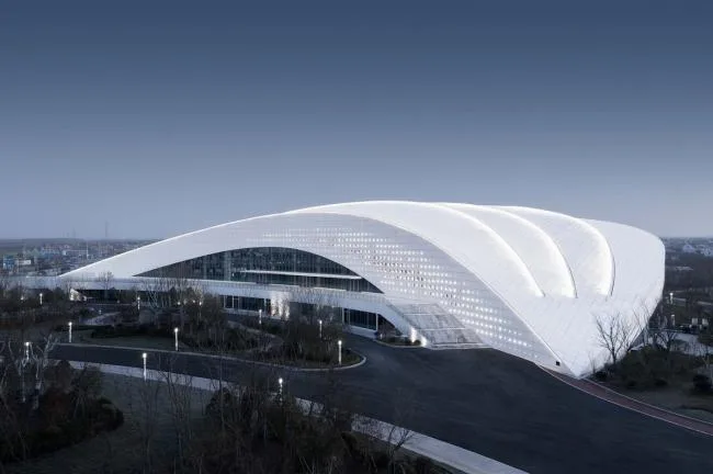 BIM Architecture | The sky is high and the sea is wide, like white waves churning on the sea: Rudong Sports Center/Tongji New Year's Eve Architectural Design and Research Institute