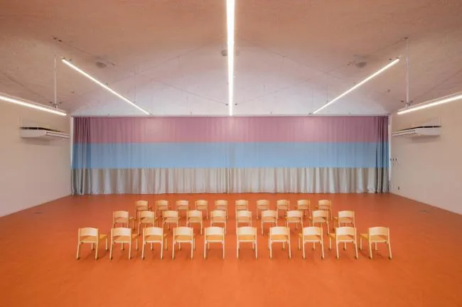 BIM architecture | Mountain shaped surround, active river: Subaru Kindergarten/RFA+CFA in Japan