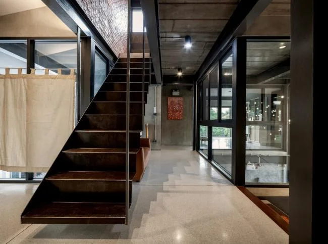 BIM Architecture | Thailand Room 713: Half Residential, Half Unelegant Scenery/Junsekino Architect and Design