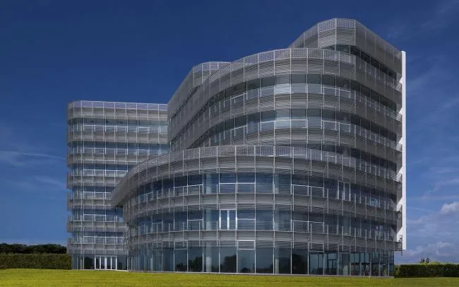 BIM Architecture | Grand Sculpture Under Blue and White Sun Screen: Forti Holding Spa Headquarters and Office Building in Italy/ATIproject