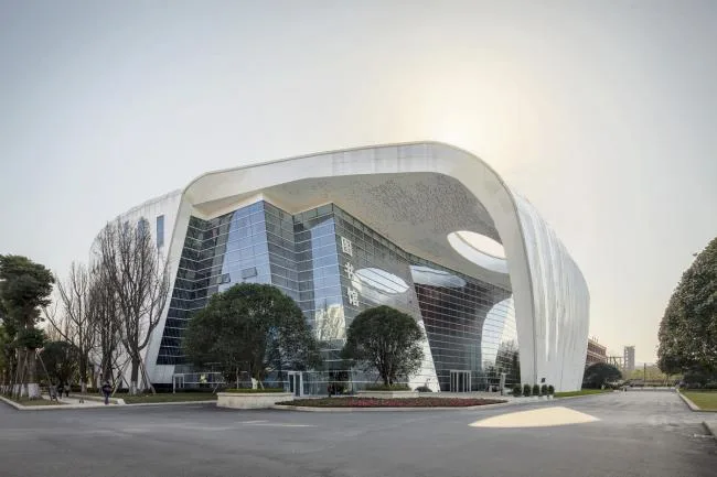 BIM Architecture | Like Crystal Clear Lantern Petals Wrapping the stamens: Chongqing Real Estate Vocational College Library/Paiang International Architectural Design Consultant