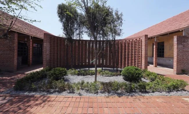 BIM Architecture | Rhythmic Brick Red Garden: Rizhao 1971 Study Camp Old School Reform/DK Architectural Design
