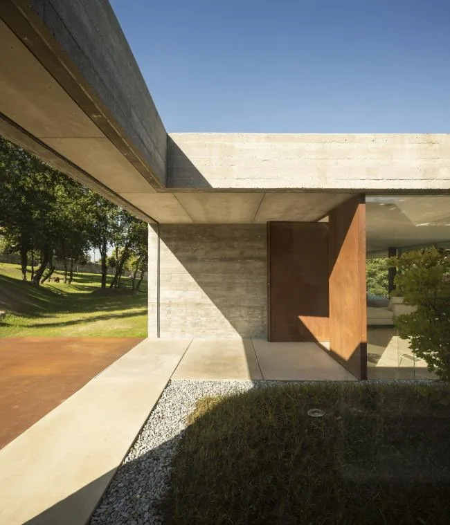 BIM Architecture | Pure and Primitive - Spaceworkers in Samba, Portugal