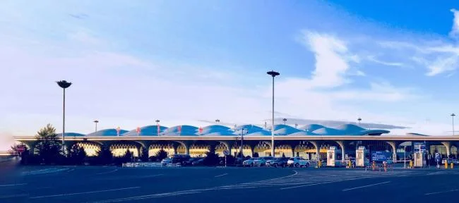 BIM Architecture | Continuous Waves Rising from Golden Birch Forest: Hulunbuir Hailar Airport Expansion Project/China Architecture Design Institute Joint Architectural Design Seminar U10