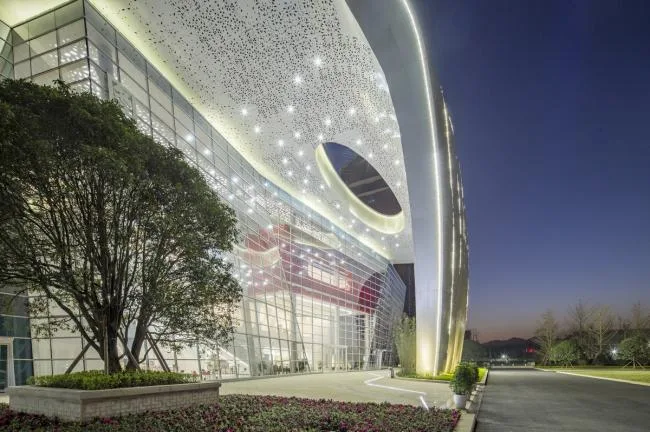 BIM Architecture | Like Crystal Clear Lantern Petals Wrapping the stamens: Chongqing Real Estate Vocational College Library/Paiang International Architectural Design Consultant