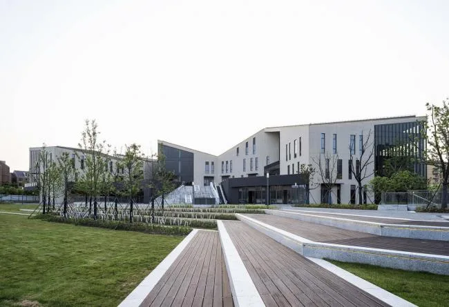 BIM Architecture | Taste of Old Market, Colors from Childhood Memories: Shanghai Lingang New City Community Trade Center/Shanghai Zhongfang Architectural Design