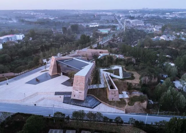 BIM architecture | Scattered 'folding fans' on the yellow floor: design of the tourist center/water stone in Zhengzhou Jianye Football Town