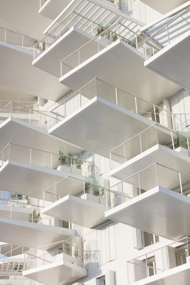 BIM Architecture | Scattered branches and leaves, towering white tree tower apartments/Fujimoto Shosuke, etc