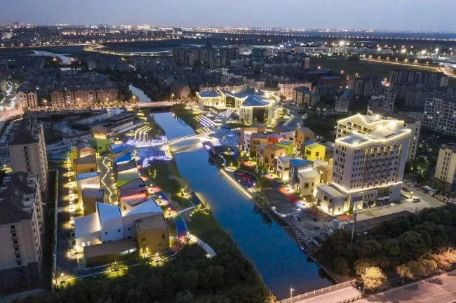 BIM Architecture | Taste of Old Market, Colors from Childhood Memories: Shanghai Lingang New City Community Trade Center/Shanghai Zhongfang Architectural Design