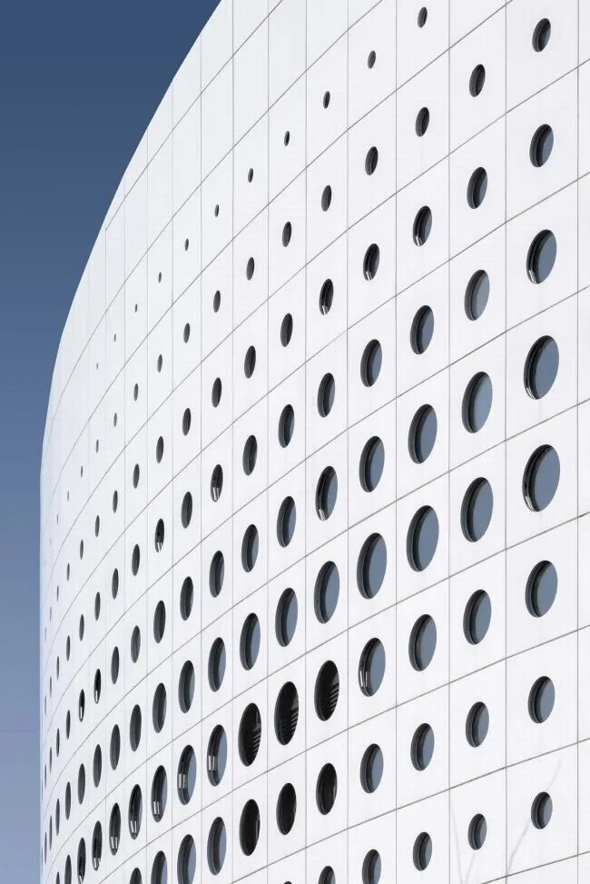 BIM Architecture | The sky is high and the sea is wide, like white waves churning on the sea: Rudong Sports Center/Tongji New Year's Eve Architectural Design and Research Institute