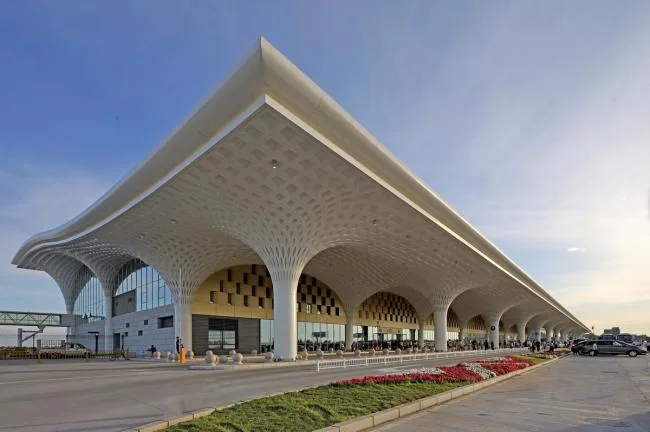 BIM Architecture | Continuous Waves Rising from Golden Birch Forest: Hulunbuir Hailar Airport Expansion Project/China Architecture Design Institute Joint Architectural Design Seminar U10