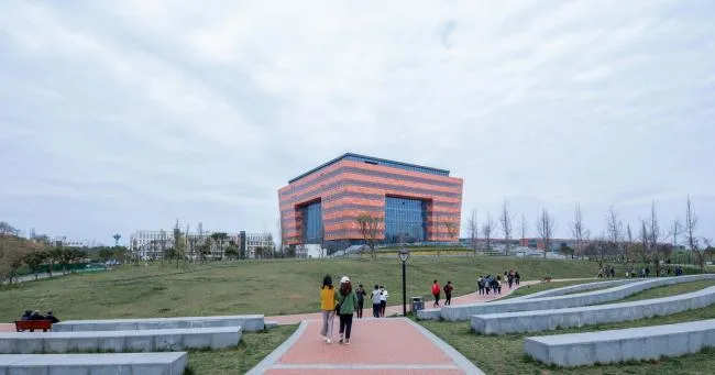 BIM Architecture | A 'Big Red Lantern' on the Woye Plain: Chengdu New Year's Eve Study New Collection Library/China Southwest Architectural Design and Research Institute