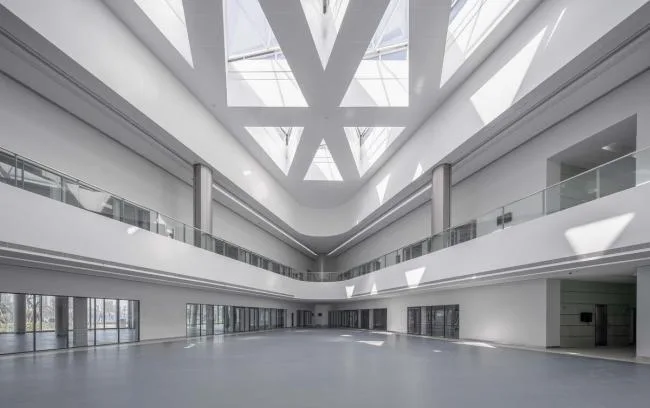 BIM Architecture | The sky is high and the sea is wide, like white waves churning on the sea: Rudong Sports Center/Tongji New Year's Eve Architectural Design and Research Institute