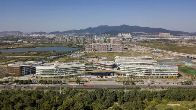 BIM Architecture | The 'White Egret' in front of Xisai Mountain: Shanghai Jiao Tong New Year Education Group (Huzhou) Paddington Bilingual School/Conceptual Design