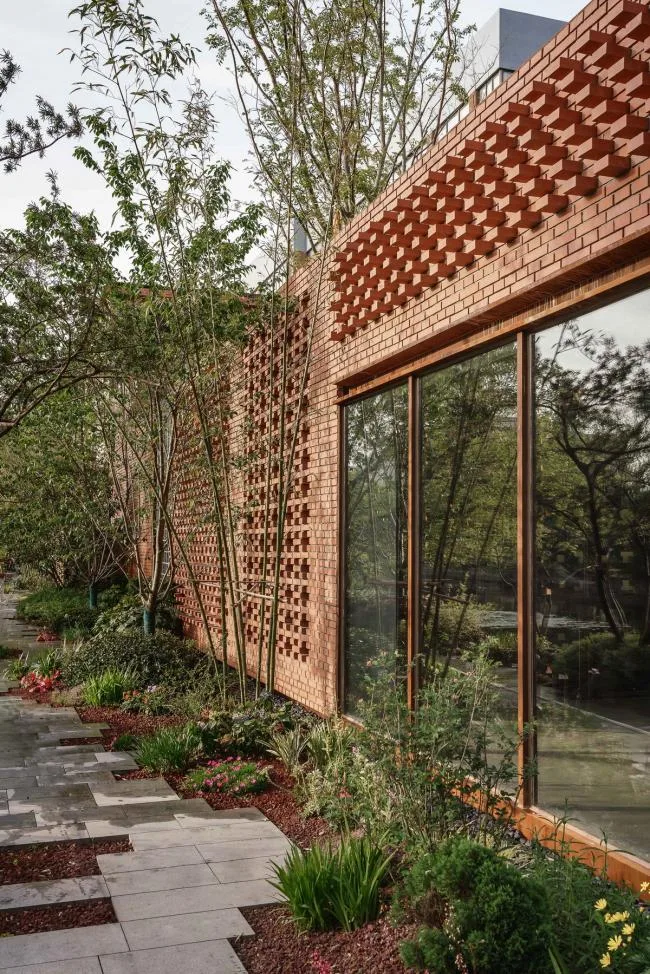 BIM Architecture | Between Memory and Hope: East China Normal University's New Year's Eve Study at the Riva Riverside Bookstore Renovation/Shanghai Riqing Architectural Design