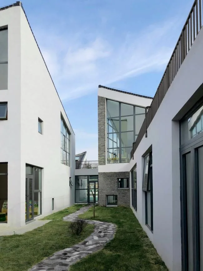 BIM Architecture | Water Town Charm, Glittering Stars on the Endless Plain: Jiangsu Beisha Kindergarten/Crossboundaries