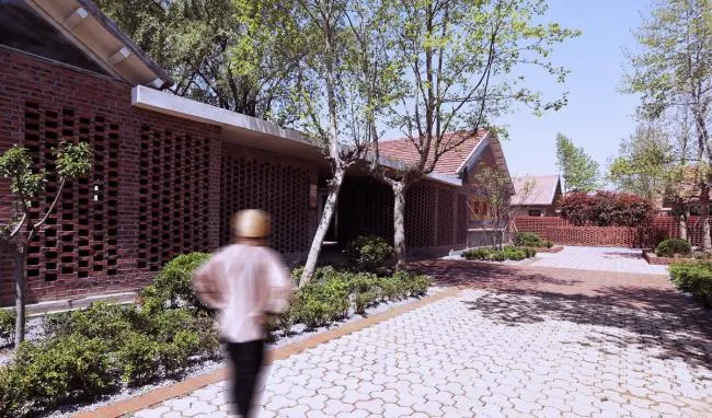 BIM Architecture | Rhythmic Brick Red Garden: Rizhao 1971 Study Camp Old School Reform/DK Architectural Design