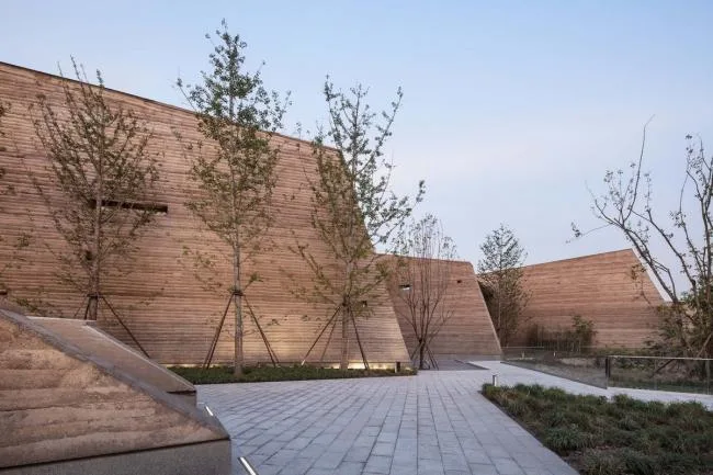 BIM architecture | Scattered 'folding fans' on the yellow floor: design of the tourist center/water stone in Zhengzhou Jianye Football Town