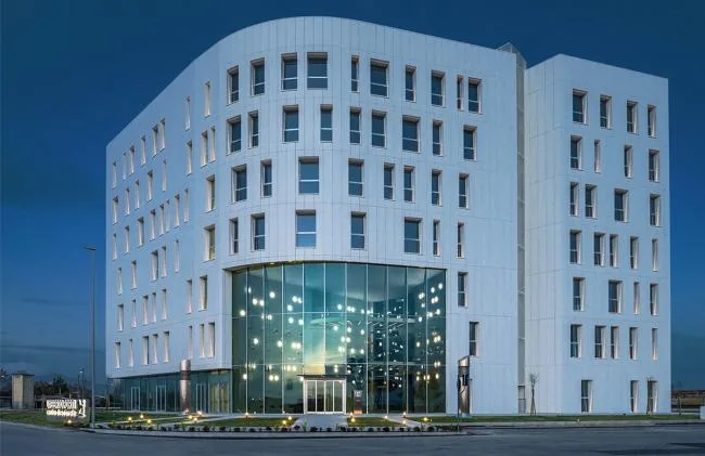 BIM Architecture | Grand Sculpture Under Blue and White Sun Screen: Forti Holding Spa Headquarters and Office Building in Italy/ATIproject