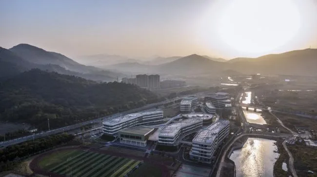 BIM Architecture | The 'White Egret' in front of Xisai Mountain: Shanghai Jiao Tong New Year Education Group (Huzhou) Paddington Bilingual School/Conceptual Design