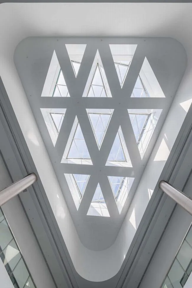 BIM Architecture | The sky is high and the sea is wide, like white waves churning on the sea: Rudong Sports Center/Tongji New Year's Eve Architectural Design and Research Institute