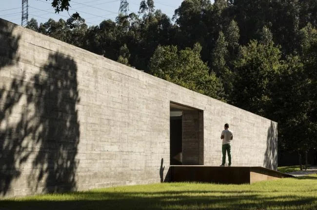 BIM Architecture | Pure and Primitive - Spaceworkers in Samba, Portugal