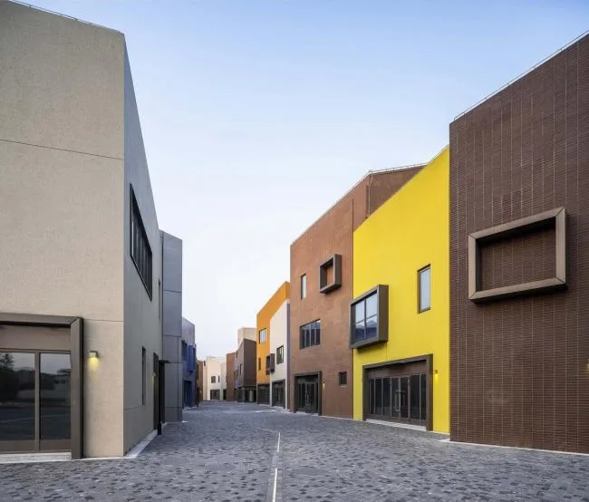 BIM Architecture | Taste of Old Market, Colors from Childhood Memories: Shanghai Lingang New City Community Trade Center/Shanghai Zhongfang Architectural Design
