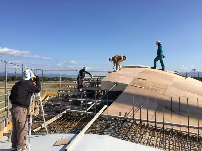 BIM architecture | Mountain shaped surround, active river: Subaru Kindergarten/RFA+CFA in Japan