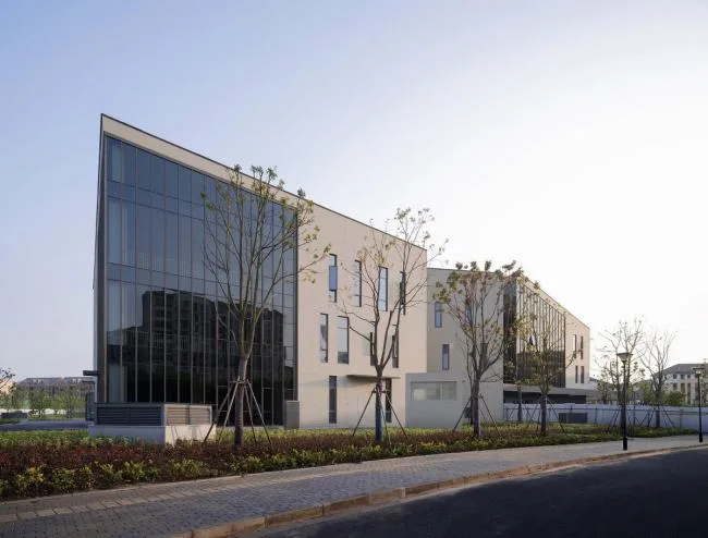 BIM Architecture | Taste of Old Market, Colors from Childhood Memories: Shanghai Lingang New City Community Trade Center/Shanghai Zhongfang Architectural Design