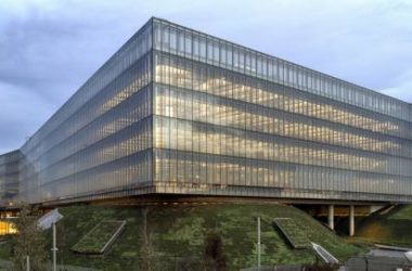 BIM Architecture: Galanti Bank Technology Park by ERA Architects – A Glass Box Nestled on a Hill-BIM WORLD