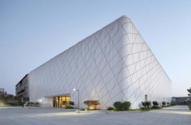 BIM Architecture: Silver-White Simplicity and Soft Edges at Xingyao Site Museum by Yanchuan Architecture-BIM WORLD