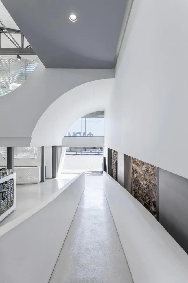 BIM Architecture | Song of Waves and White Sails: Mole Pharmacy/KLab Architecture