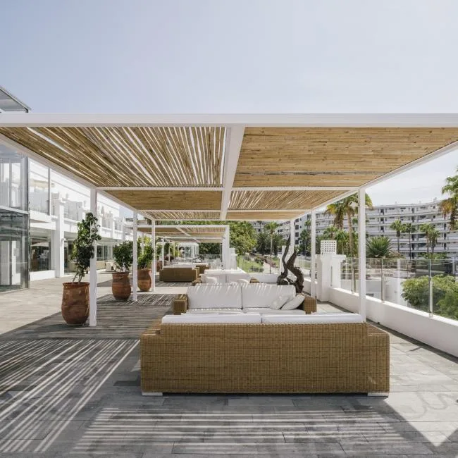 BIM Architecture | Elegant Volume Invented by Pure Lines: Flamenco Club Hotel/Zooco Estudio