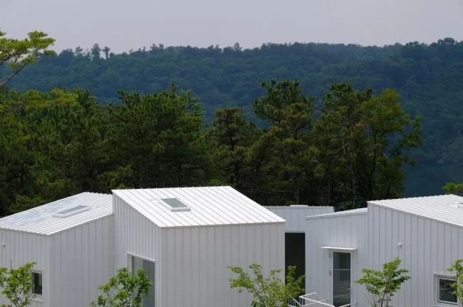 BIM Architecture | Beside the Blue Lake, Between the Jungle: Floating Cube Room by Younghan Chung Architects