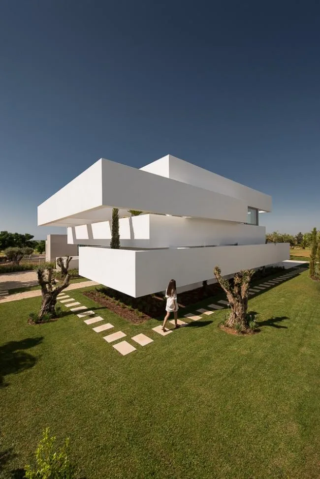BIM Architecture | Five Platforms and One Flower Garden/Corporo Atelier