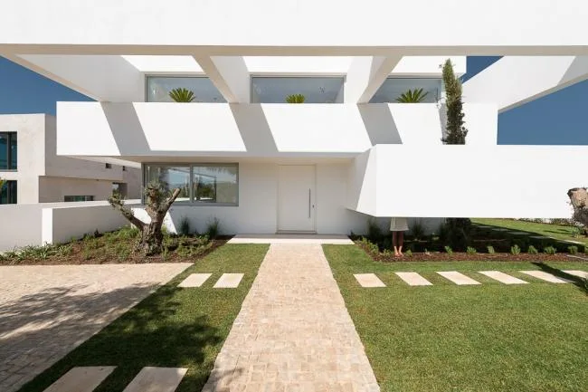BIM Architecture | Five Platforms and One Flower Garden/Corporo Atelier