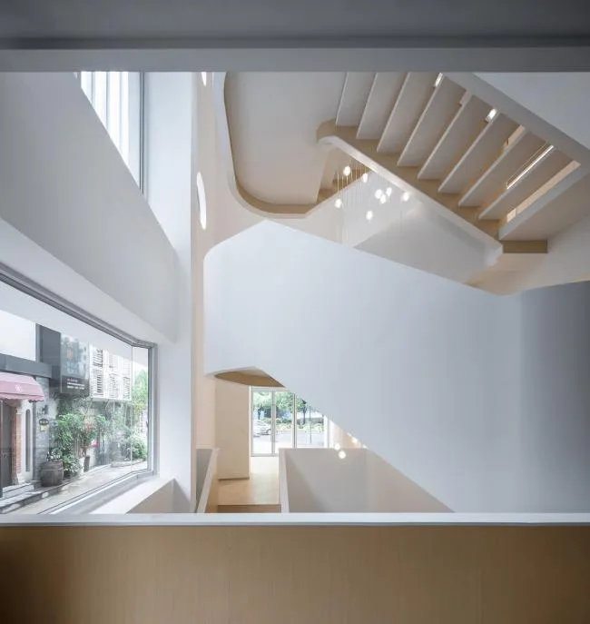 BIM Architecture | Facing the Breeze, Gentle and Strong Atmosphere - Jing'an Commercial Building Renewal/ArchUnits | A Design Studio