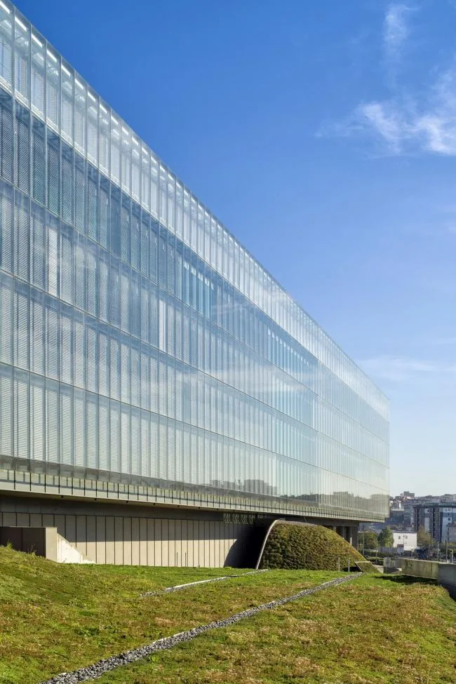 BIM Architecture | A Glass Box Gently Lying on a Hill: Galanti Bank Technology Park/ERA Architects