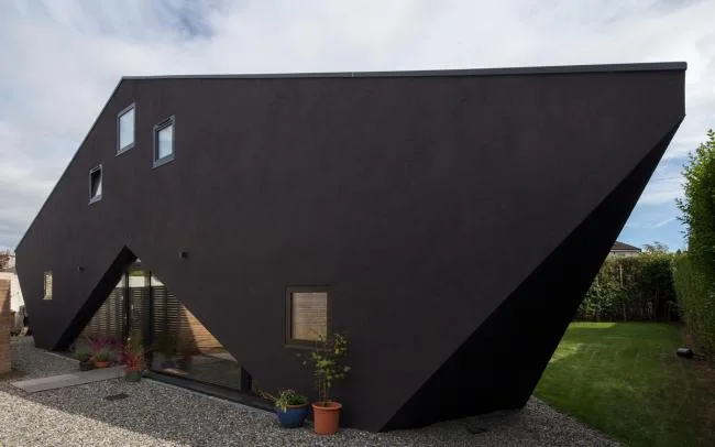 BIM Architecture | Triangular Room with Back to Back Surrounding Integration/Urban Agency