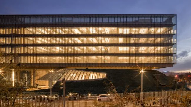 BIM Architecture | A Glass Box Gently Lying on a Hill: Galanti Bank Technology Park/ERA Architects