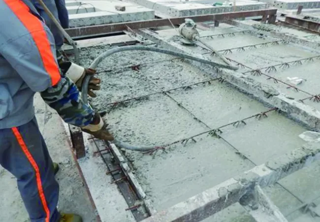 Horizontal use of vibrating rod