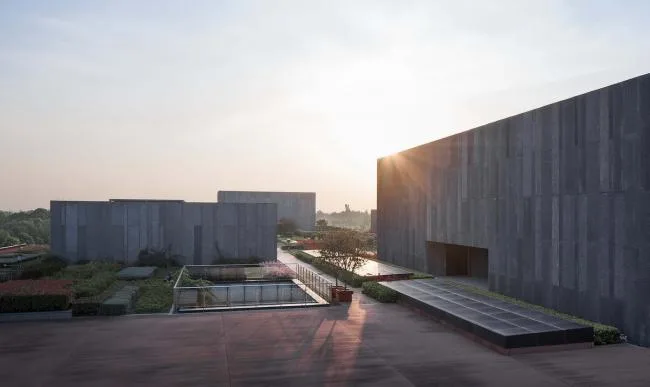 BIM Architecture | Hidden in Nature, Tang Zhongying Foundation China Middle/Zhejiang New Year Night School Architectural Design Seminar Institute