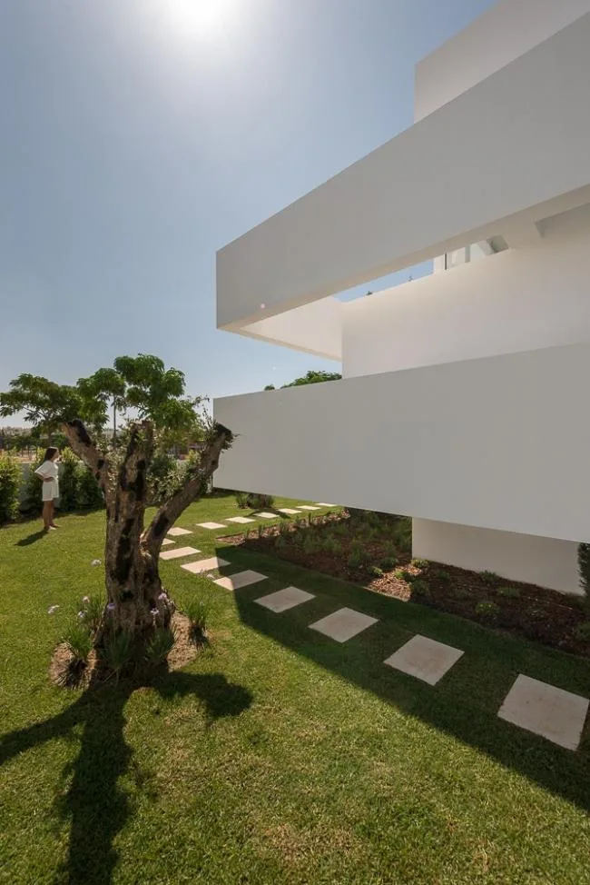 BIM Architecture | Five Platforms and One Flower Garden/Corporo Atelier