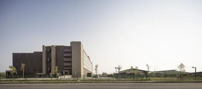 BIM Architecture | Unique yet cautious, like mountains and soil at night: Taiwan Livestock Pingtung Agricultural Science Factory/Zexin Building