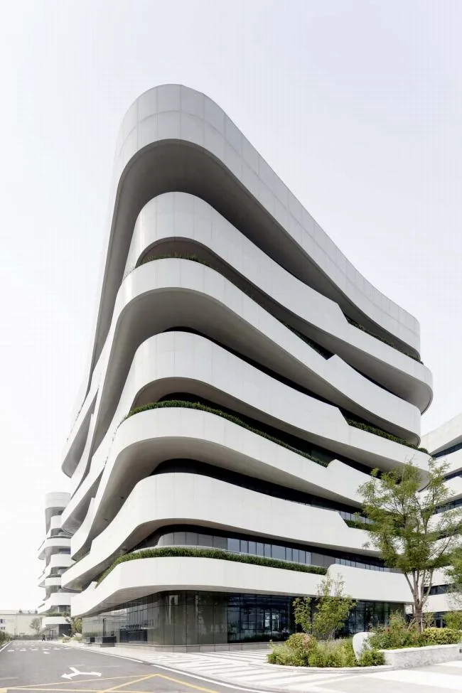 BIM Architecture | Like Soft and Turbulent Waves: Tianyun Industrial Office Cluster/First Practice Architectural Design